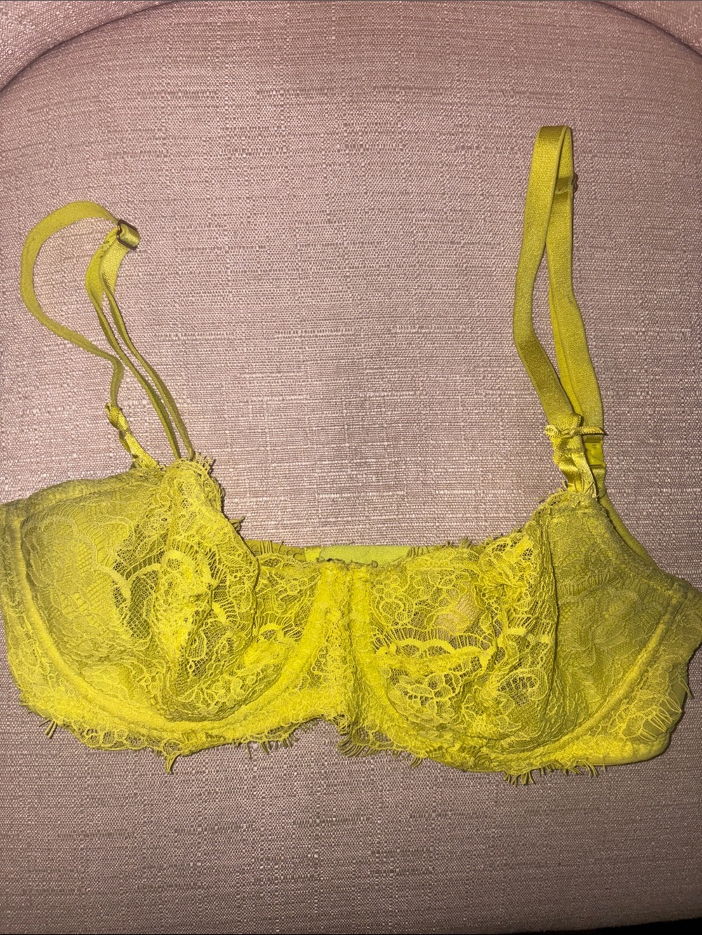 Victoria's Secret Bright Yellow Lace Underwire Bra